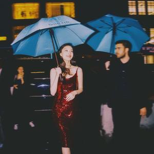 男人的未来是女人你的皮肤很柔顺吗
